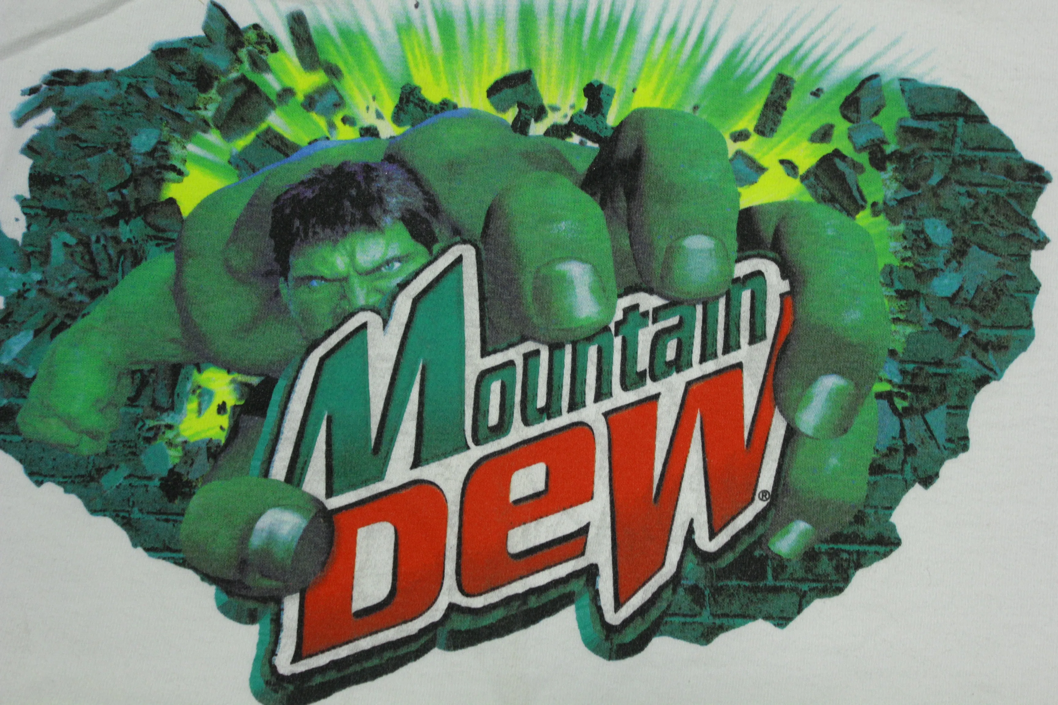 Hulk 2003 Mt. Dew Marvel Mountain Universal Studios Licensed Movie Promo T-Shirt