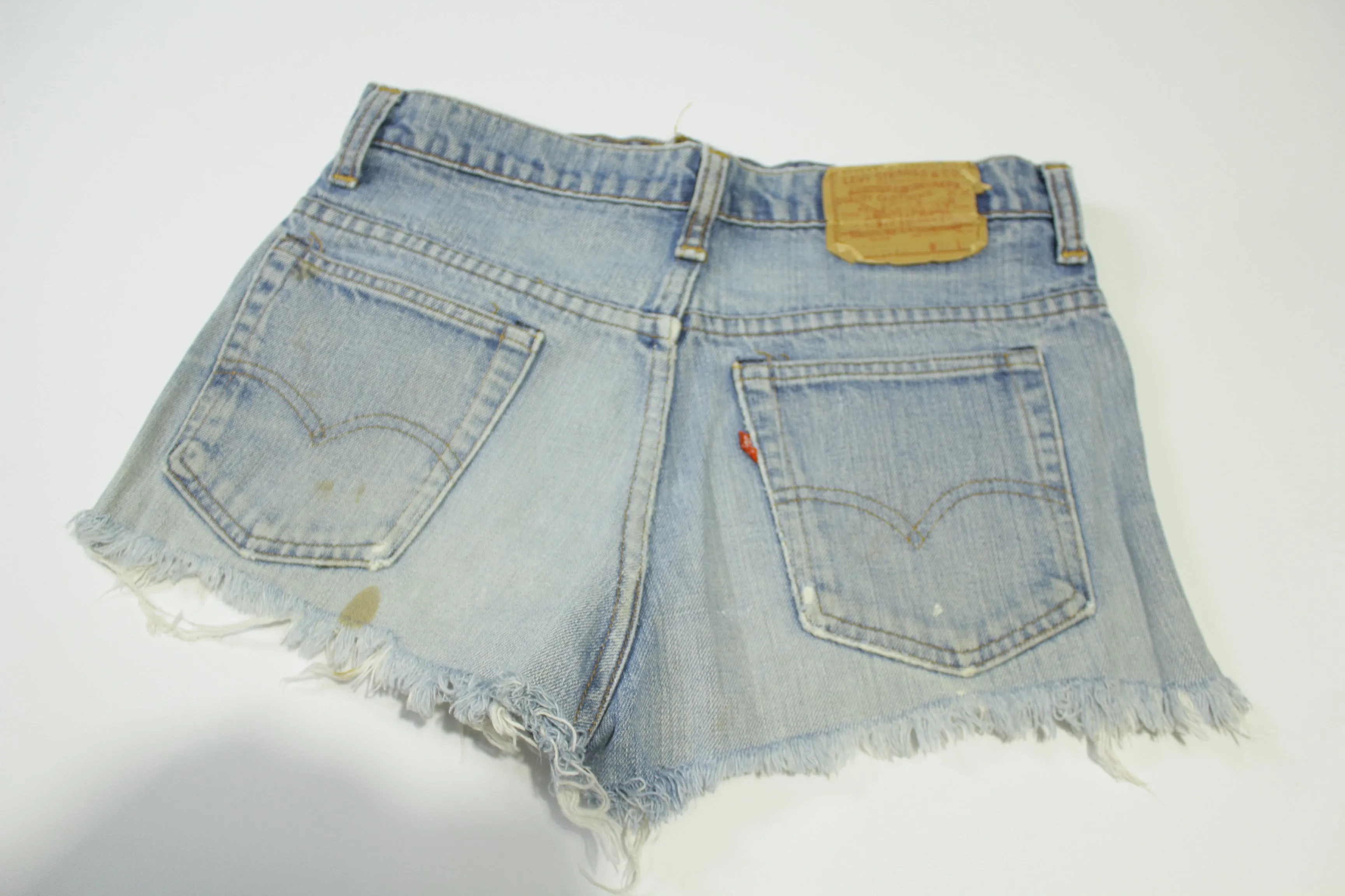 Levis Vintage 70's Black Bar Tack Distressed Red Tab Blue Jean Cut Off Shorts 517-0213