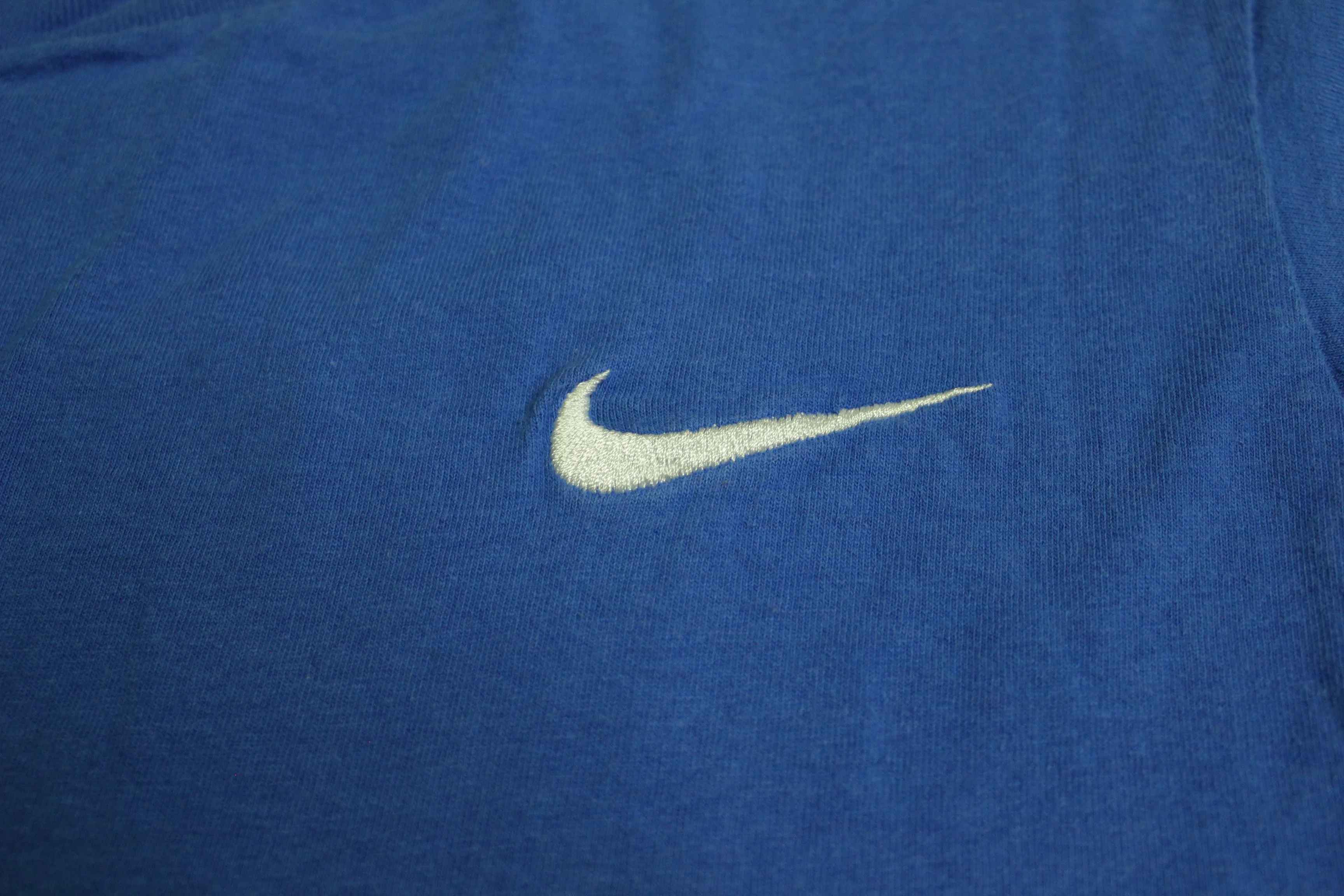 Nike Off Center Embroidered Swoosh Check Basic Essential Vintage 90's USA Made T-Shirt