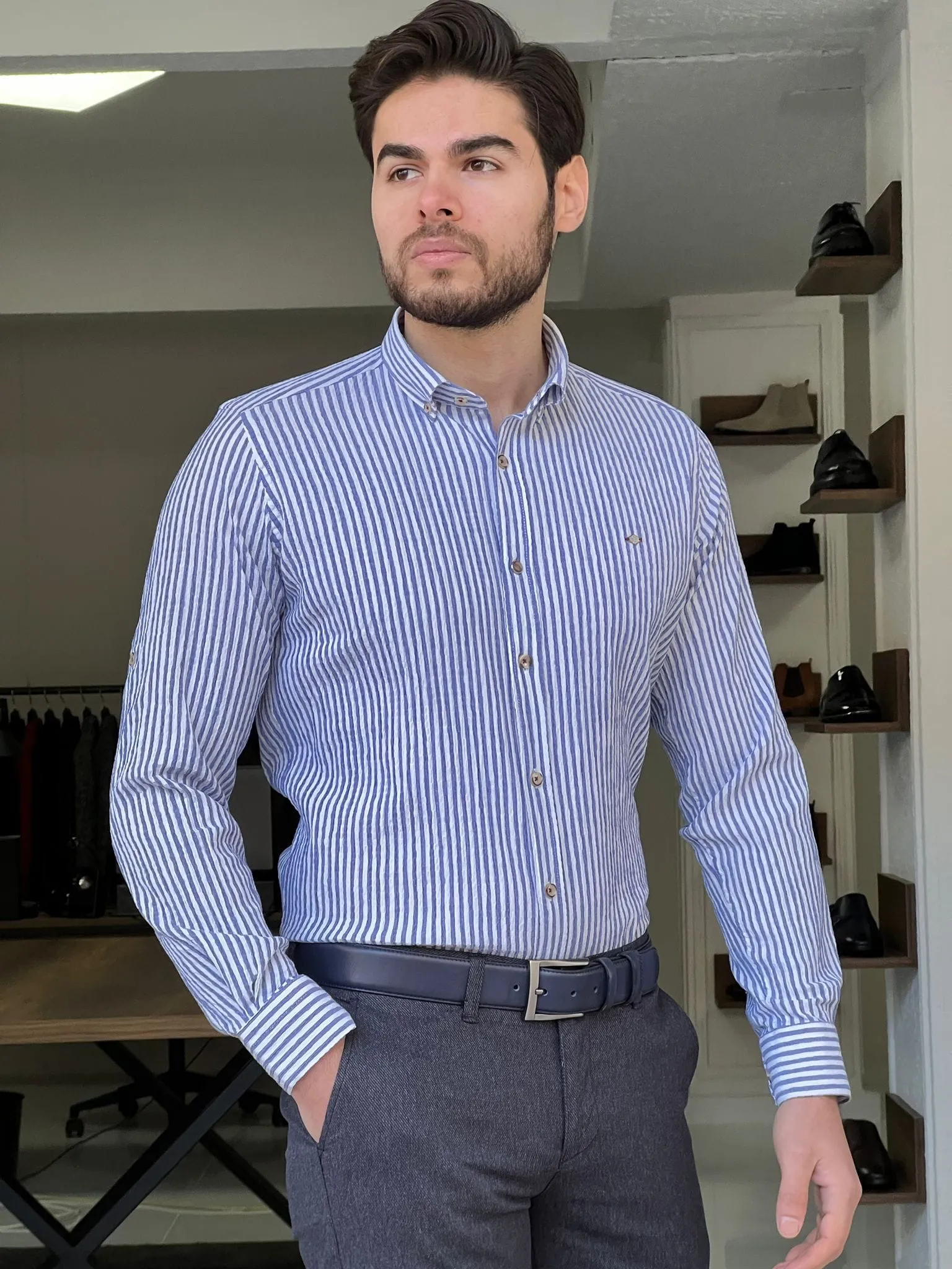 Slim Fit Foldable Sleeve Seersucker Shirt